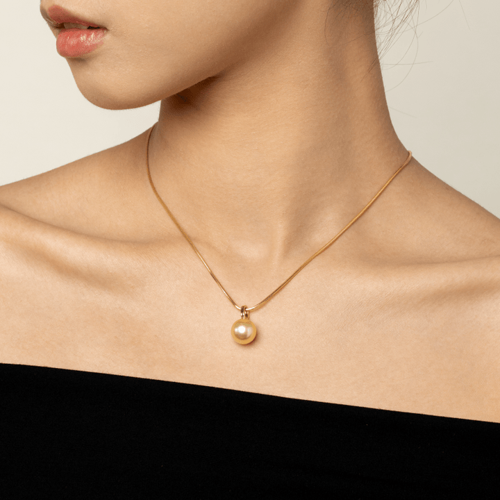 Teardrop - shaped Golden South Sea Pearl 18K Gold Simple Elegant Pendant Necklace - HELAS Jewelry