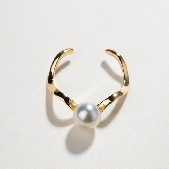 Akoya Saltwater Pearl 18K Gold Curve Open Ring