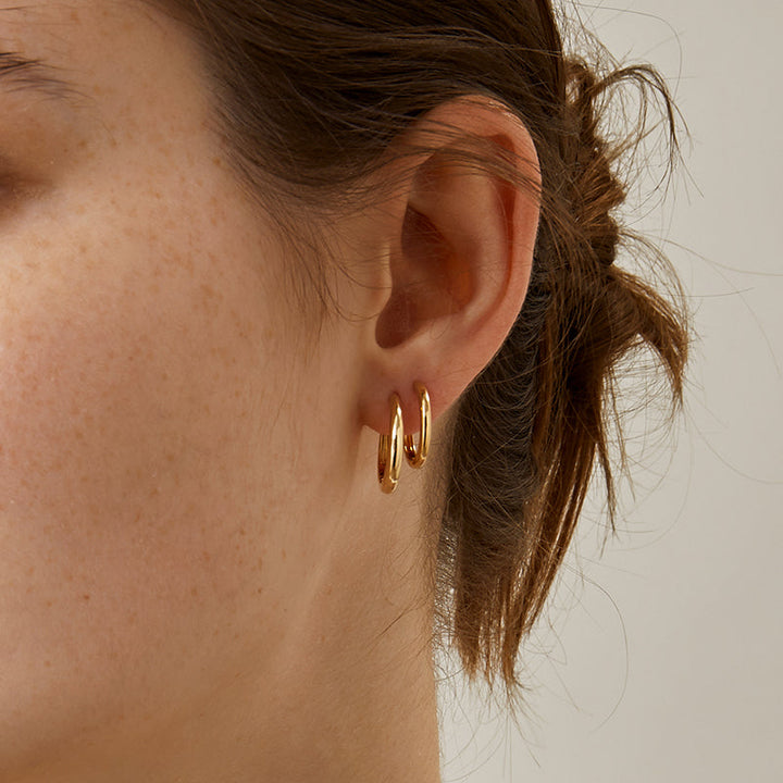 18K Solid Gold Polished Hoop Earrings