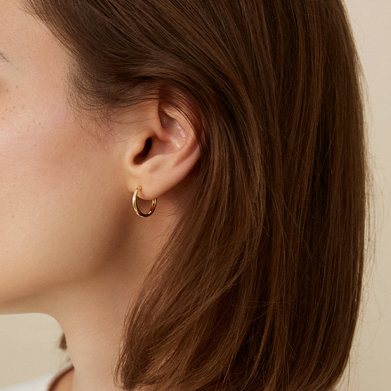 18K Solid Gold Polished Hoop Earrings