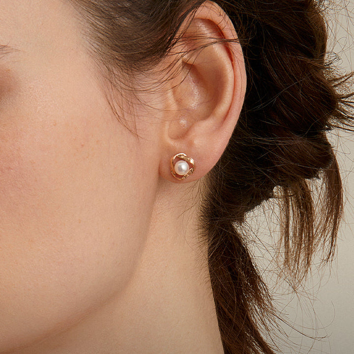 Akoya Pearl 18k Gold Camellia Design Earrings