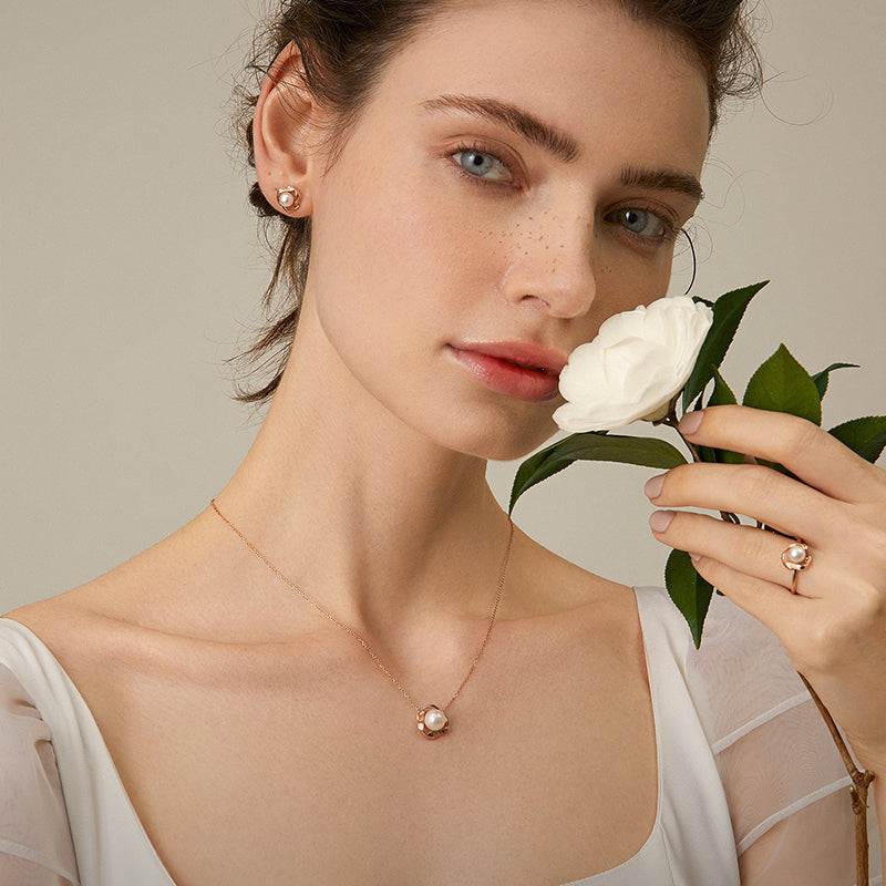 Akoya Pearl 18k Gold Camellia Design Earrings
