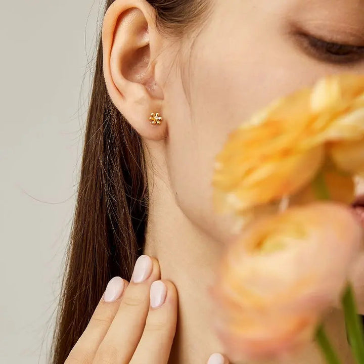 18K Gold Flower Diamonds Ear Studs - HELAS Jewelry
