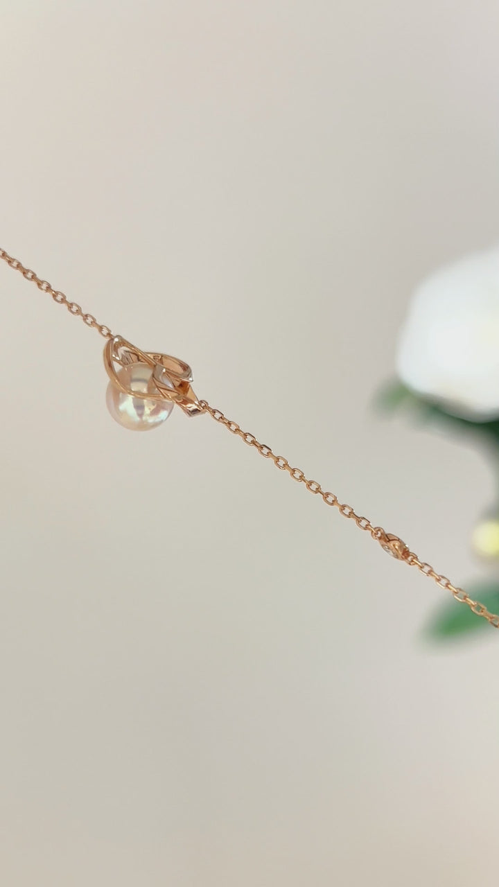 Akoya Pearl 18k Gold Camellia Design Diamonds Bracelet