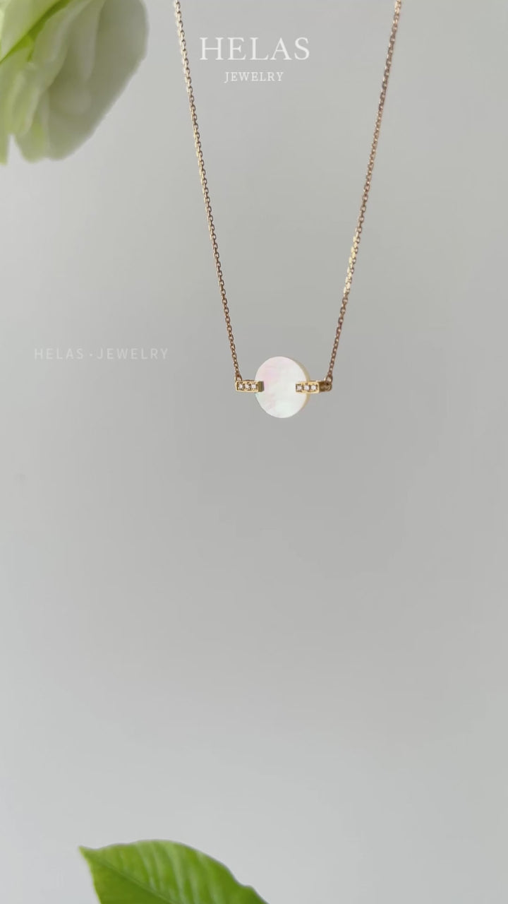 18K Gold Mother of Pearl Flat Style Diamonds Necklace