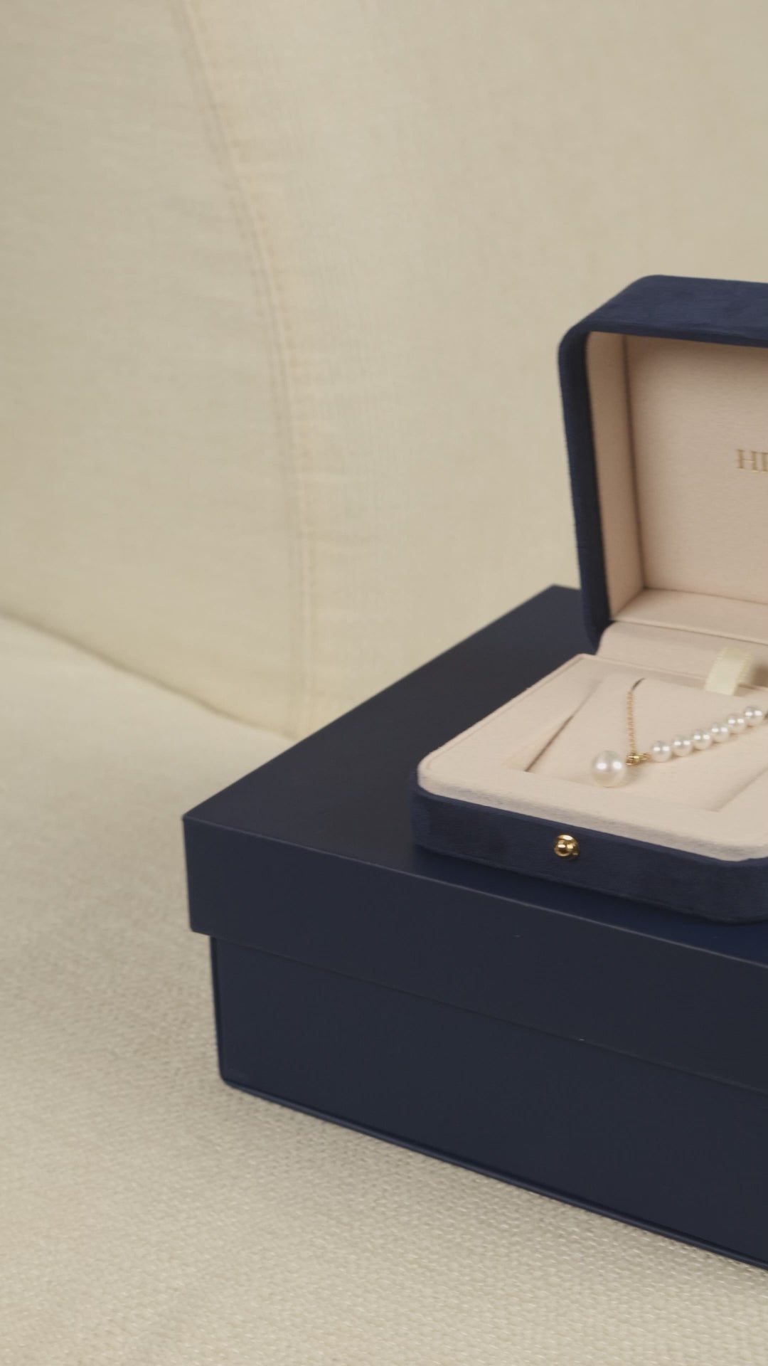 Asymmetrical Akoya Pearl 18K Gold Necklace