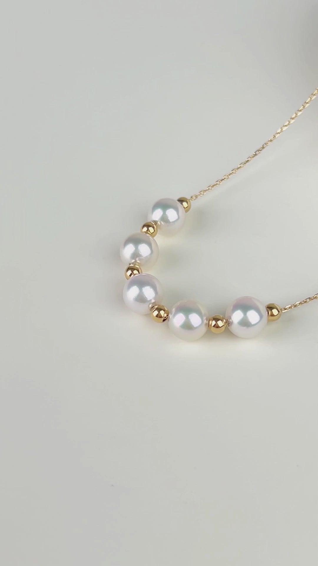 Akoya 18k Yellow Gold Baby's Breath Smile Necklace
