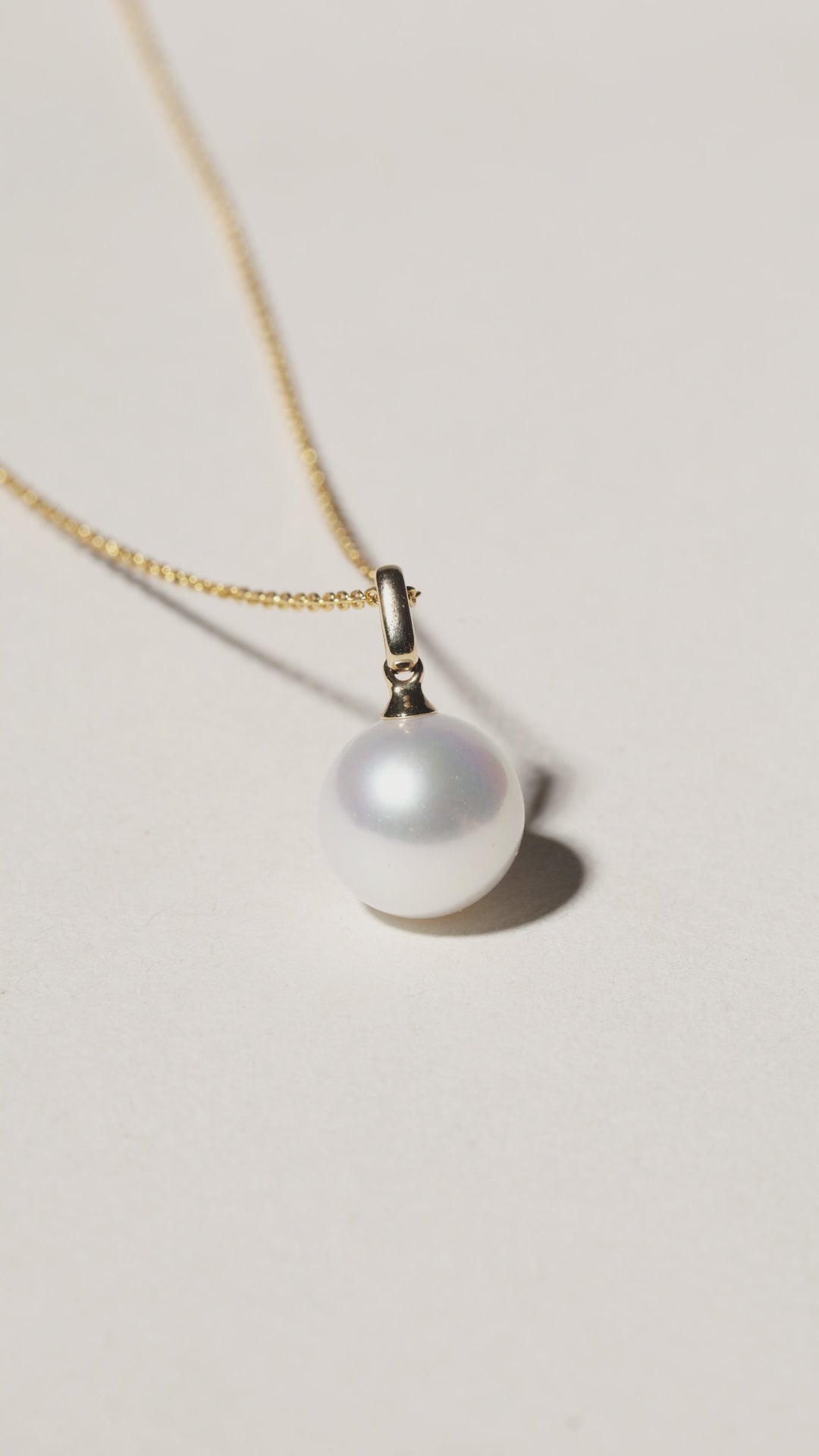 10-11mm Freshwater Edison Pearl 14K Gold Classic Buckle Pendant Necklace