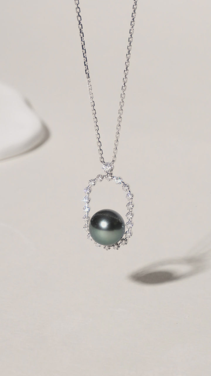 Tahitian Black Pearl 18K Gold Diamond Sparkling Circle Necklace