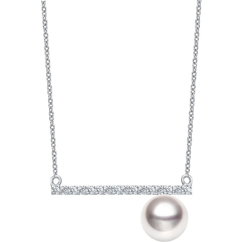 Akoya pearl and moon diamond necklace in 18K white gold from Reflection Collection, featuring a lustrous pearl and sparkling diamond accents.
