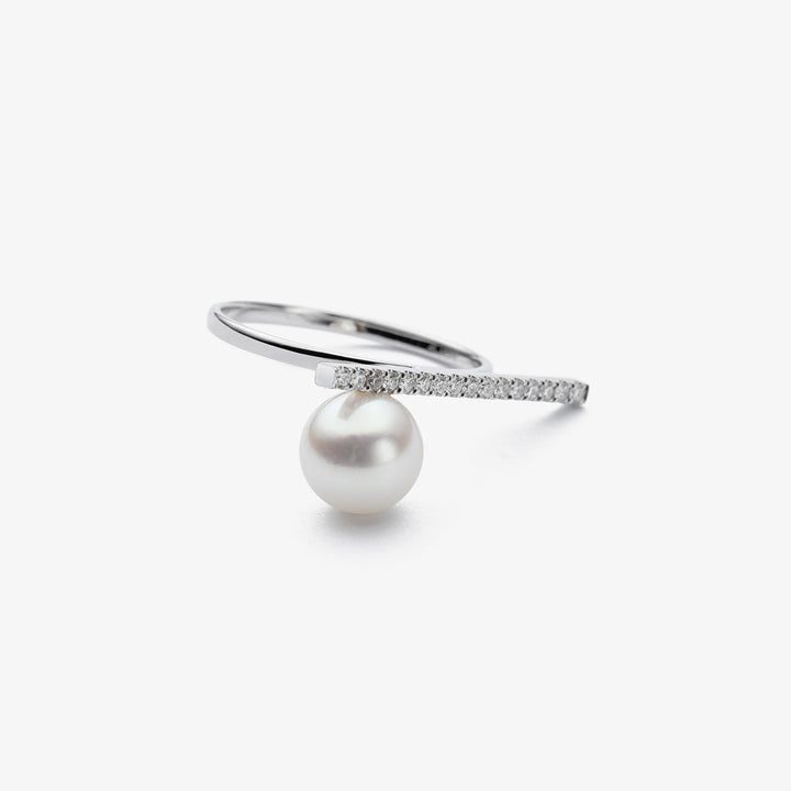 Akoya pearl 18K white gold moon diamond ring from Reflection Collection featuring a pearl, diamond accents, and elegant design.