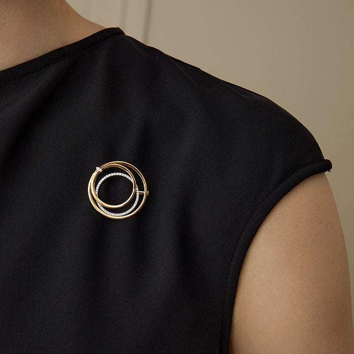 18K Gold Diamond Three-ring Intersecting Brooch