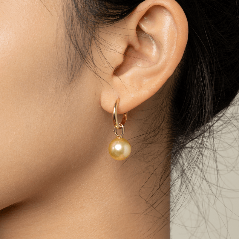 Teardrop - shaped Golden South Sea Pearl 18K Gold Simple Elegant Pendant Necklace - HELAS Jewelry