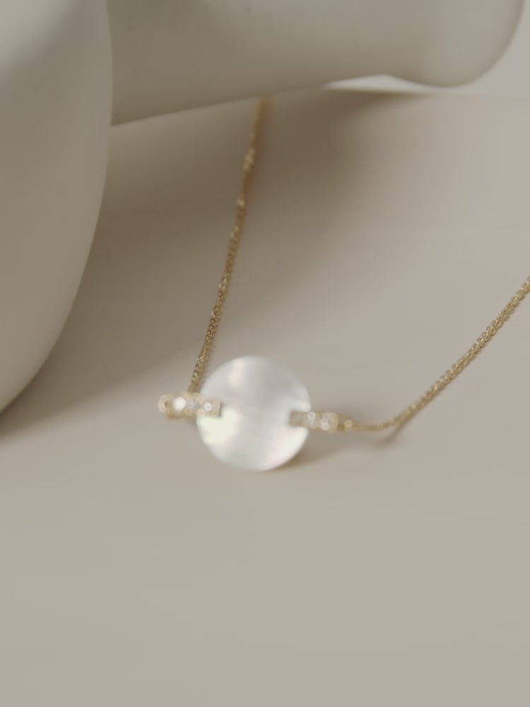 18K Gold Mother of Pearl Flat Style Diamonds Necklace