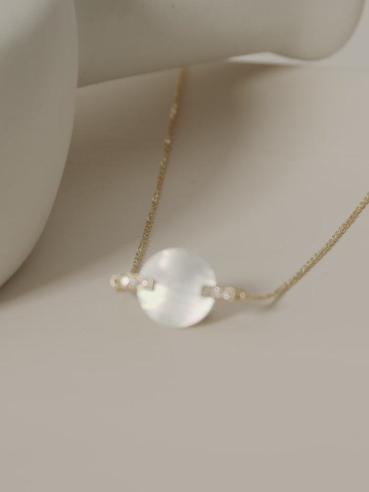 18K Gold Mother of Pearl Flat Style Diamonds Necklace