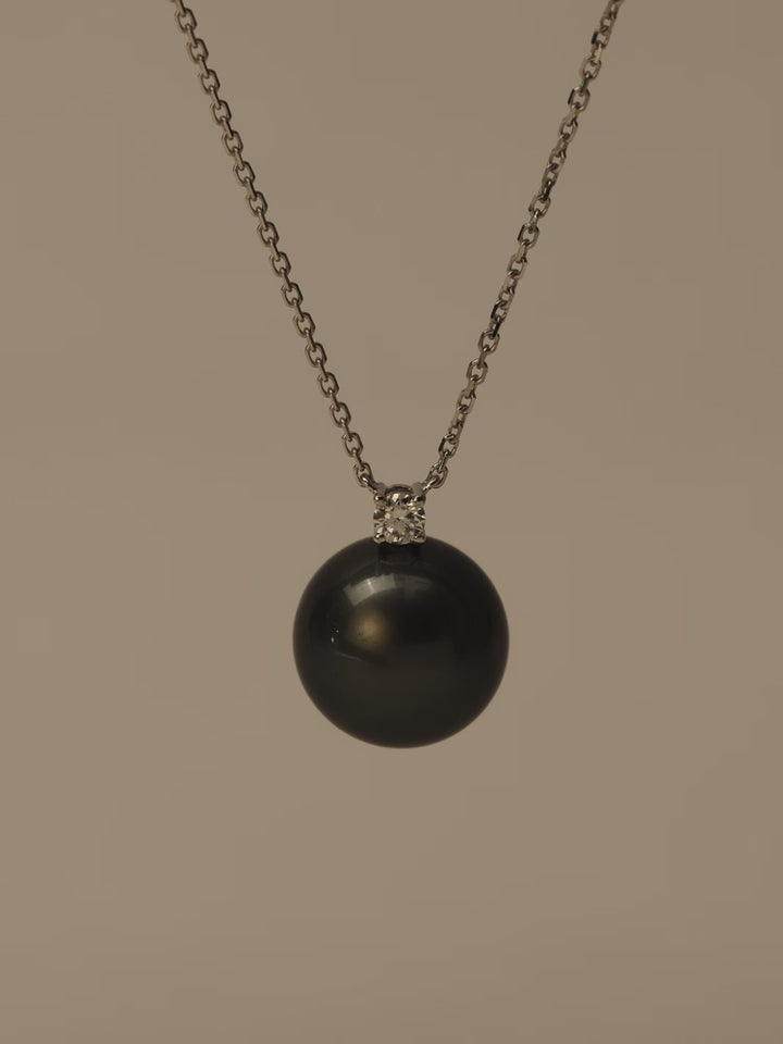 Tahitian Pearl 18K Gold Diamond Necklace